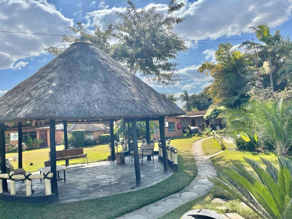 Reed Mat Lodge Lusaka Eksteriør bilde